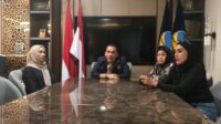 Sekretaris DPW Partai NasDem Sumsel, H Nopianto SSosMM dalam konferensi pers yang digelar di kediamannya, Rabu (3/6/2026) malam