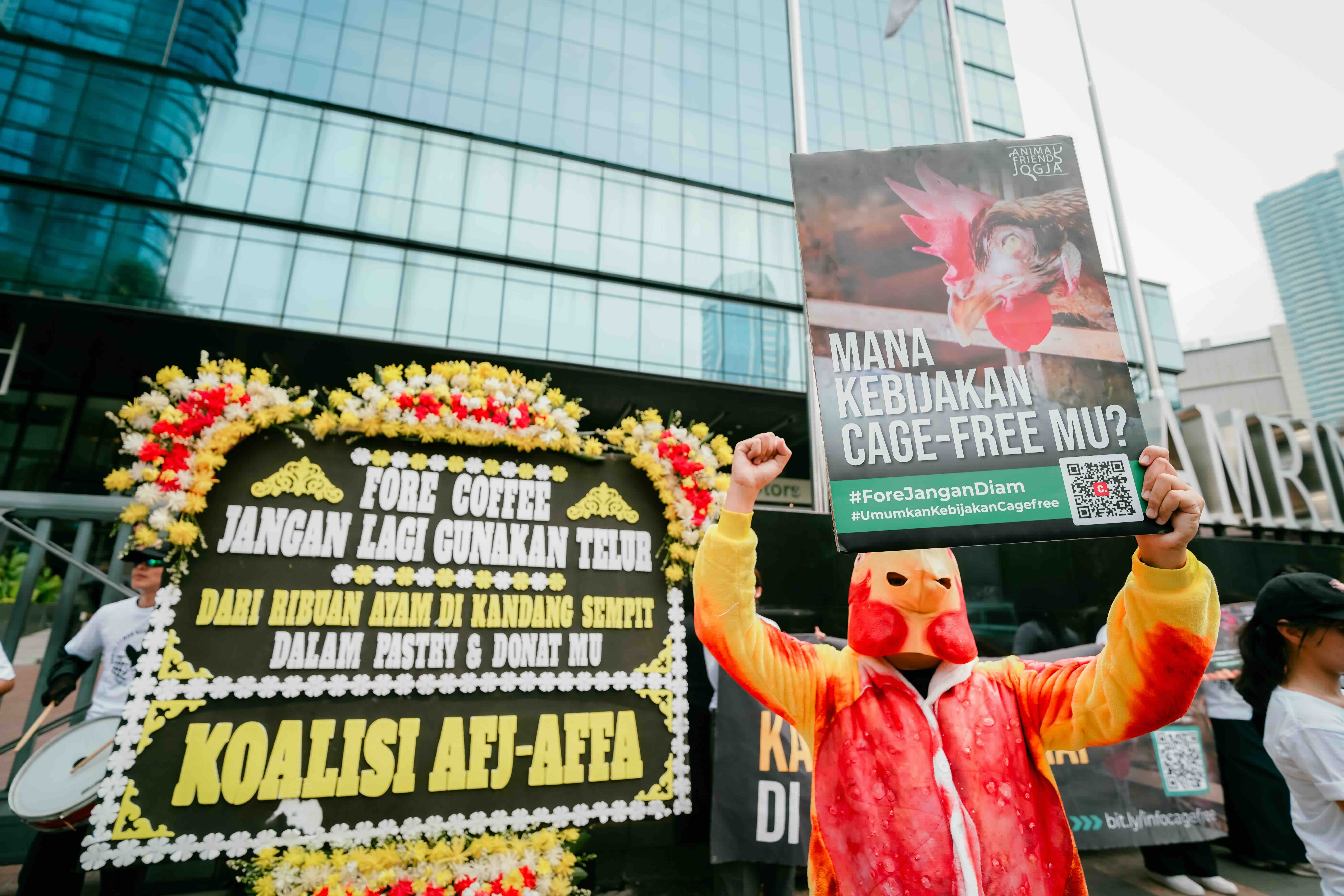 Fore Coffee Tolak Transisi Cage-Free, Koalisi AFJ–AFFA Kirim Karangan Bunga Duka Cita Sebagai Simbol Keprihatinan1