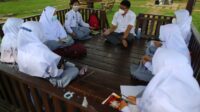 Grup MIND ID Salurkan Beasiswa