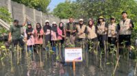 KAI Logistik tanam mangrove